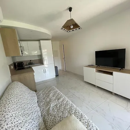 Magnifique Appt 5 Pers Dans Oasis Avec Piscine *