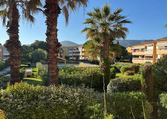 Magnifique Appt 5 Pers Dans Oasis Avec Piscine Apartment Le Lavandou